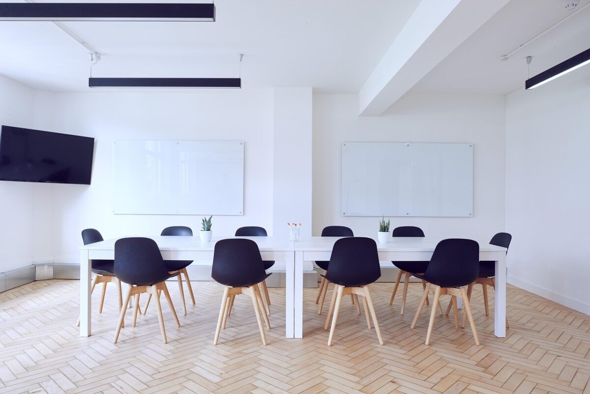 Laminatas – praktiškas ir stilingas grindų pasirinkimas